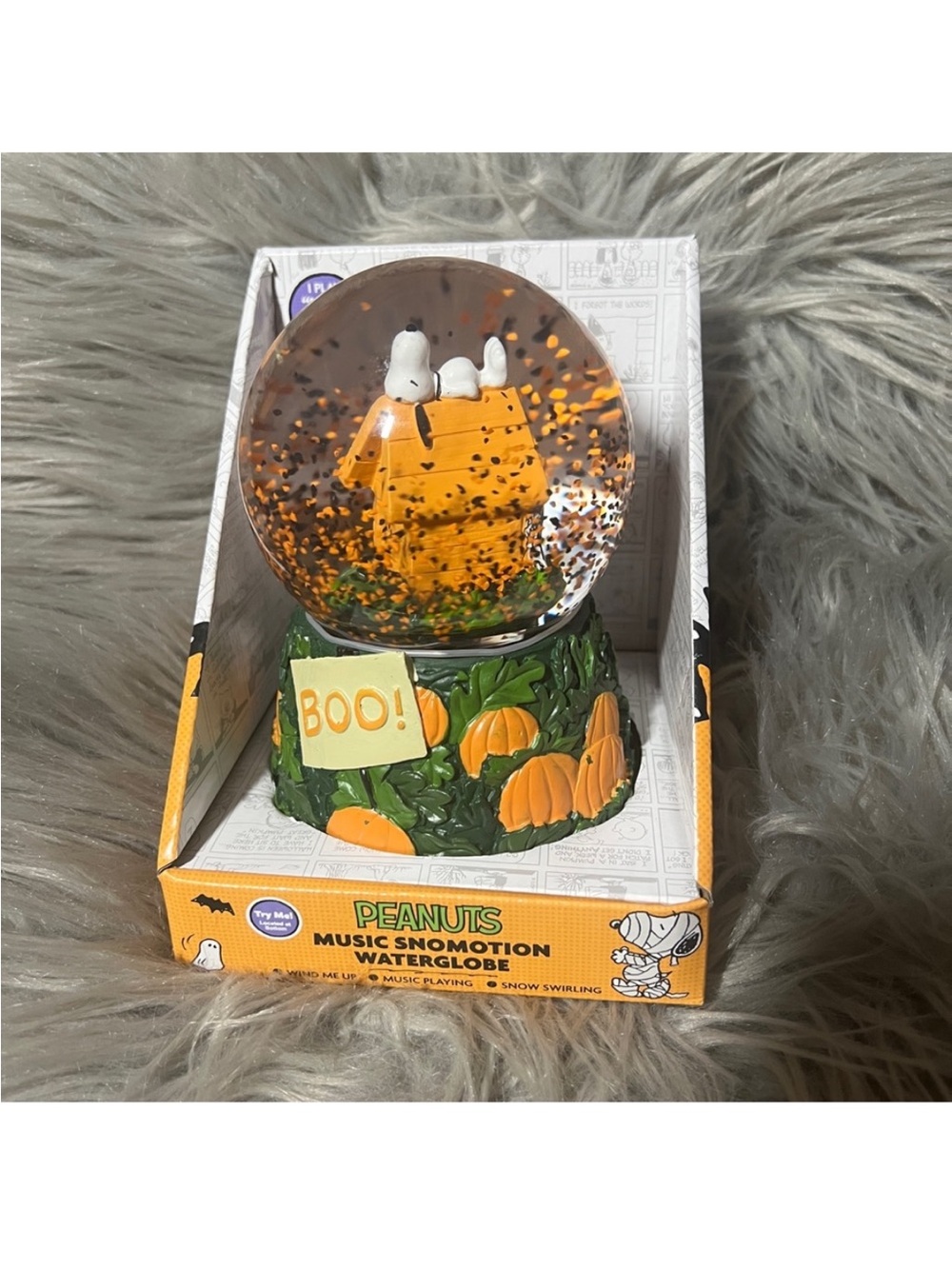Peanuts Snoopy Halloween Snowglobe - Orange, Green, White